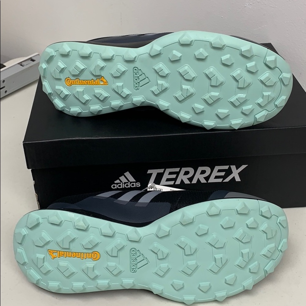 EUC- Adidas Outdoor Women's Terrex - Picture 4 of 8